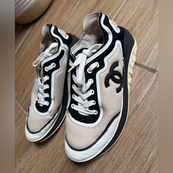 Authentic CHANEL White and Black Active Sneakers - Picture 2 of 12